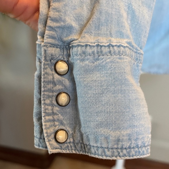 Light Blue Western / equestrian Denim embellished Button-Up Shirt 🤩 - Picture 4 of 10